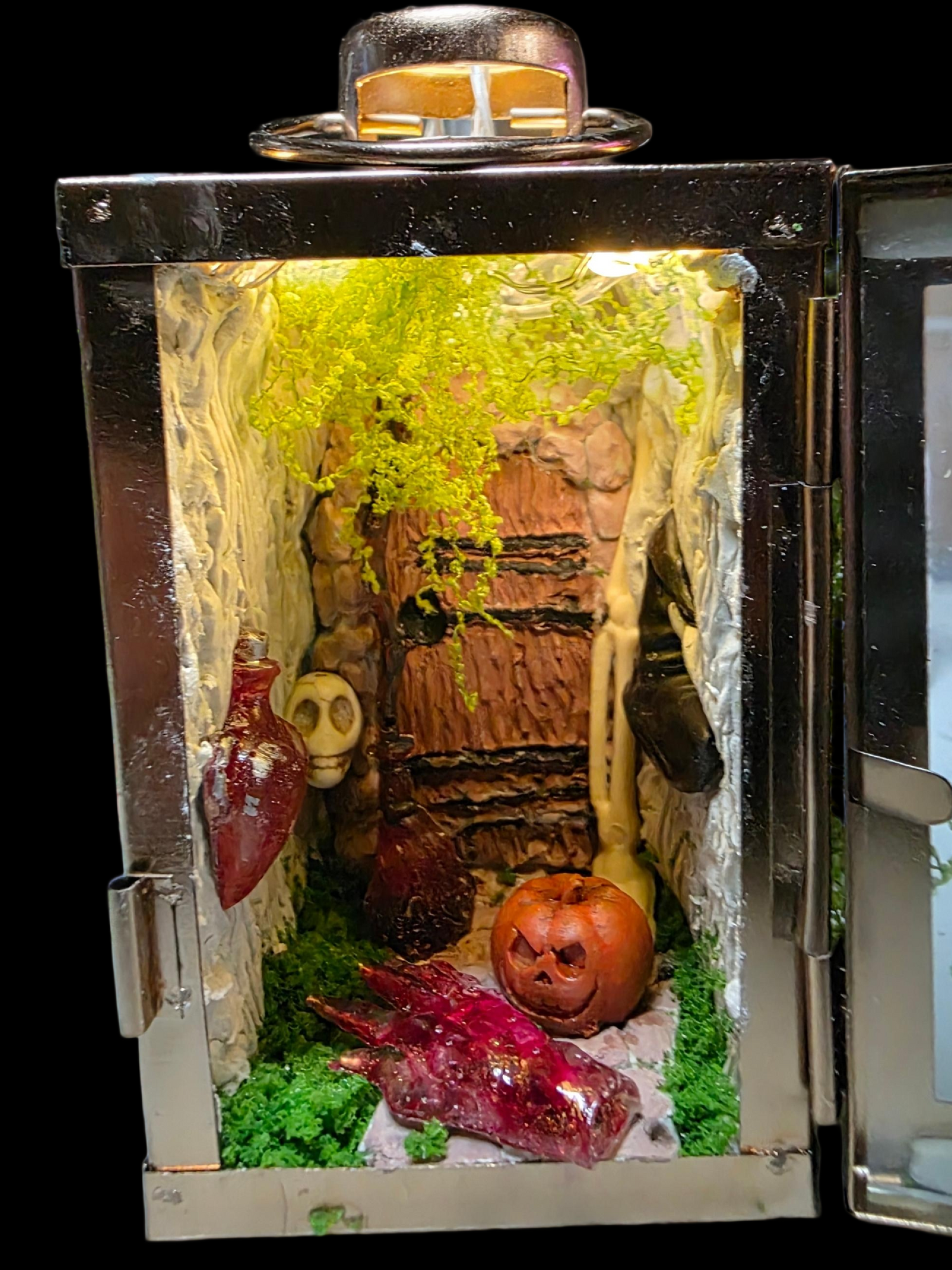 Ghosts Gouls & Halloween